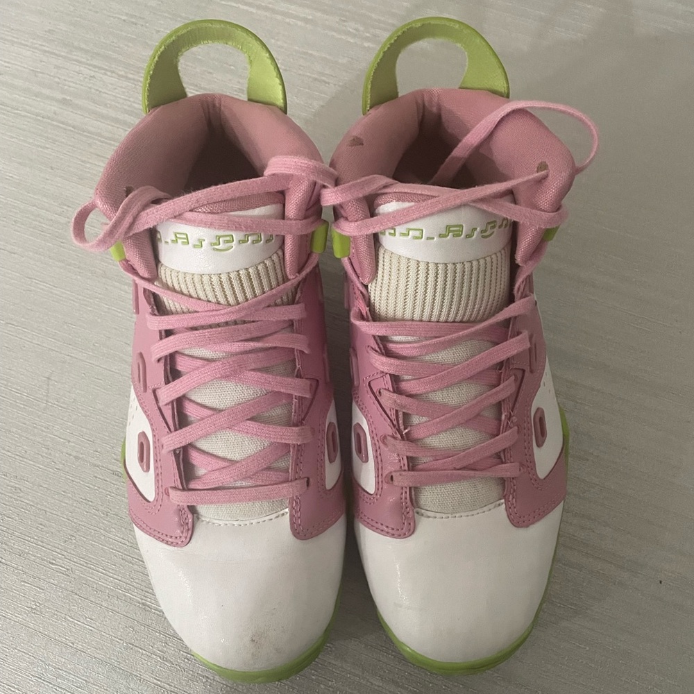 Jordan Sneakers - Picture 3 of 4